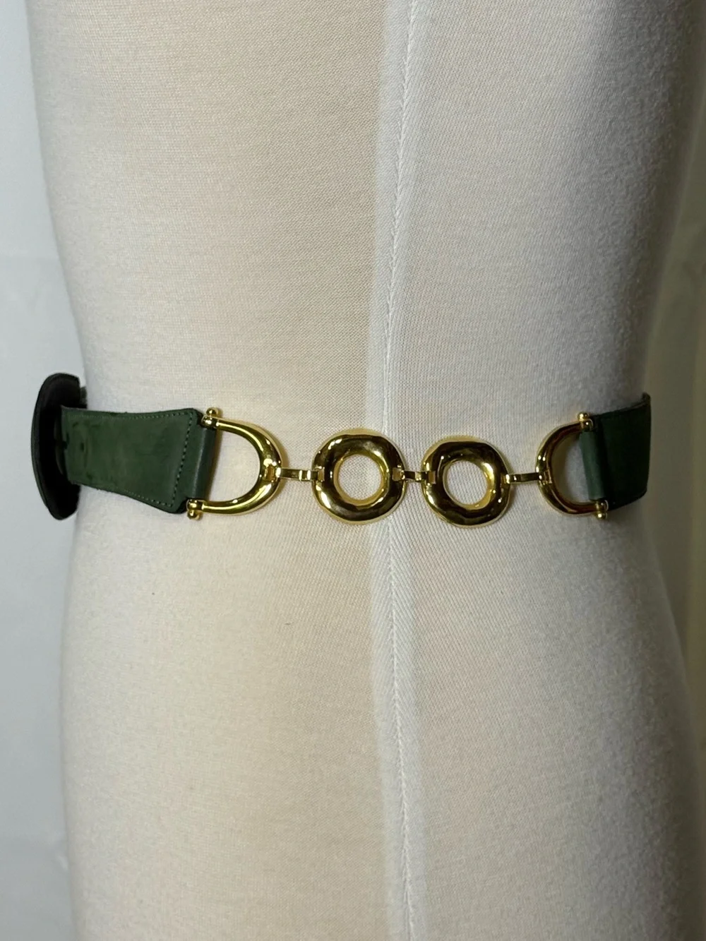 Medicis France Statement Belt Green Leather Gold Link Vintage small/medium 31 in